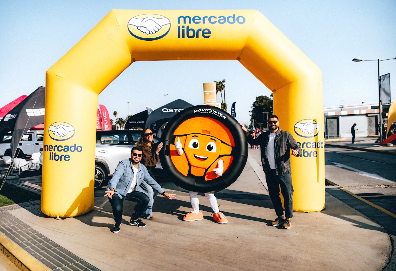 Movicenter y Mercado Libre Vehículos cierran exitoso evento automotriz con inéditos descuentos y miles de  asistentes